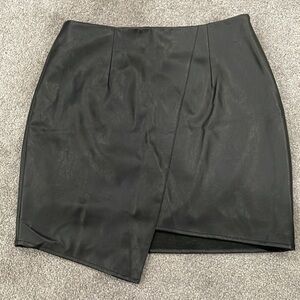 Women’s faux leather skirt